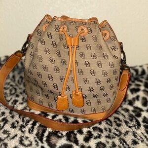 Dooney & Bourke bag (Brown)